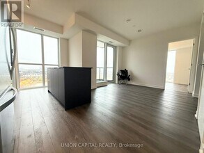 3071 Trafalgar Rd in Oakville, ON - Building Photo - Building Photo