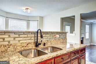 2415 Marsh Rabbit Bend in Decatur, GA - Building Photo - Building Photo