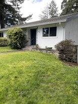 410 Terrahue Rd in Victoria, BC - Building Photo