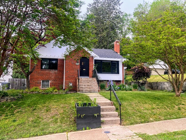 property at 5602 Hawthorne St
