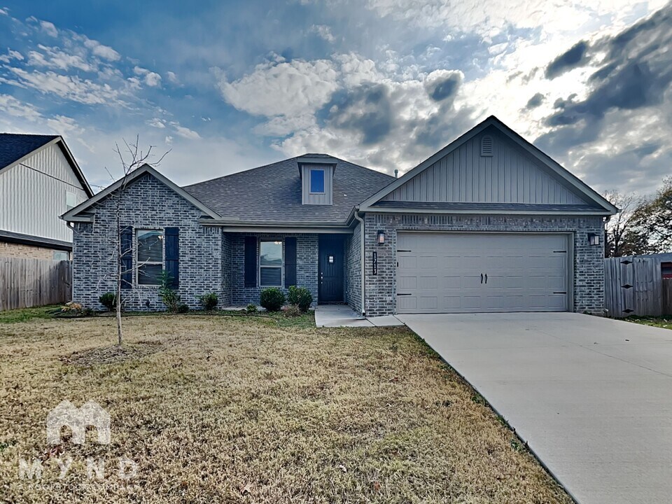 1713 Woodhause Cir in Pea Ridge, AR - Building Photo