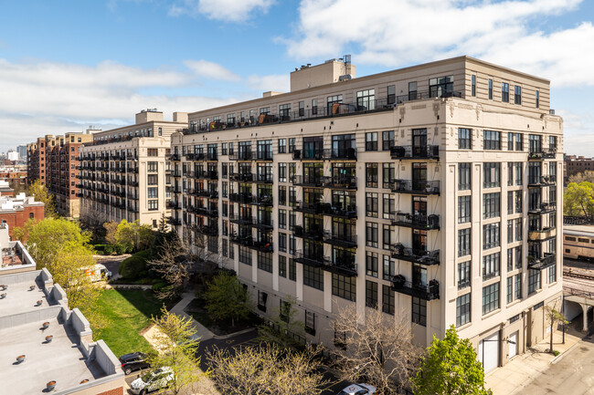 University Village Lofts in Chicago, IL - Building Photo - Building Photo