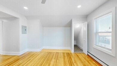 1 Ropes St, Unit 2 in Salem, MA - Building Photo - Building Photo