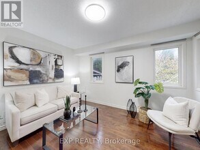 98 Lowther Ave in Richmond Hill, ON - Building Photo - Building Photo