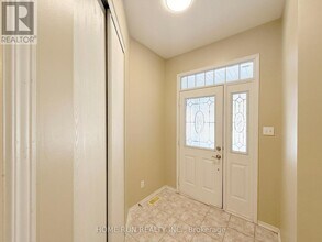 95 Hemlo Crescent in Ottawa, ON - Building Photo - Building Photo