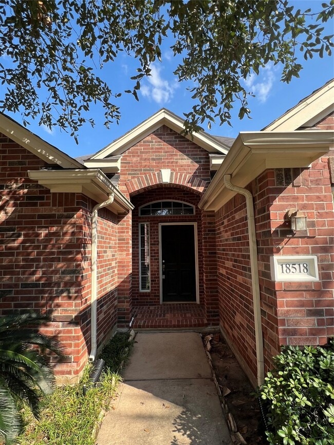 18518 Dural Dr in Houston, TX - Building Photo - Building Photo