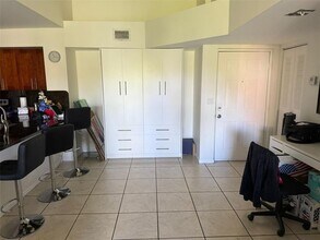 2081 Renaissance Blvd in Miramar, FL - Building Photo - Building Photo