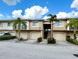 700 Crestwood Ct S in Royal Palm Beach, FL - Building Photo