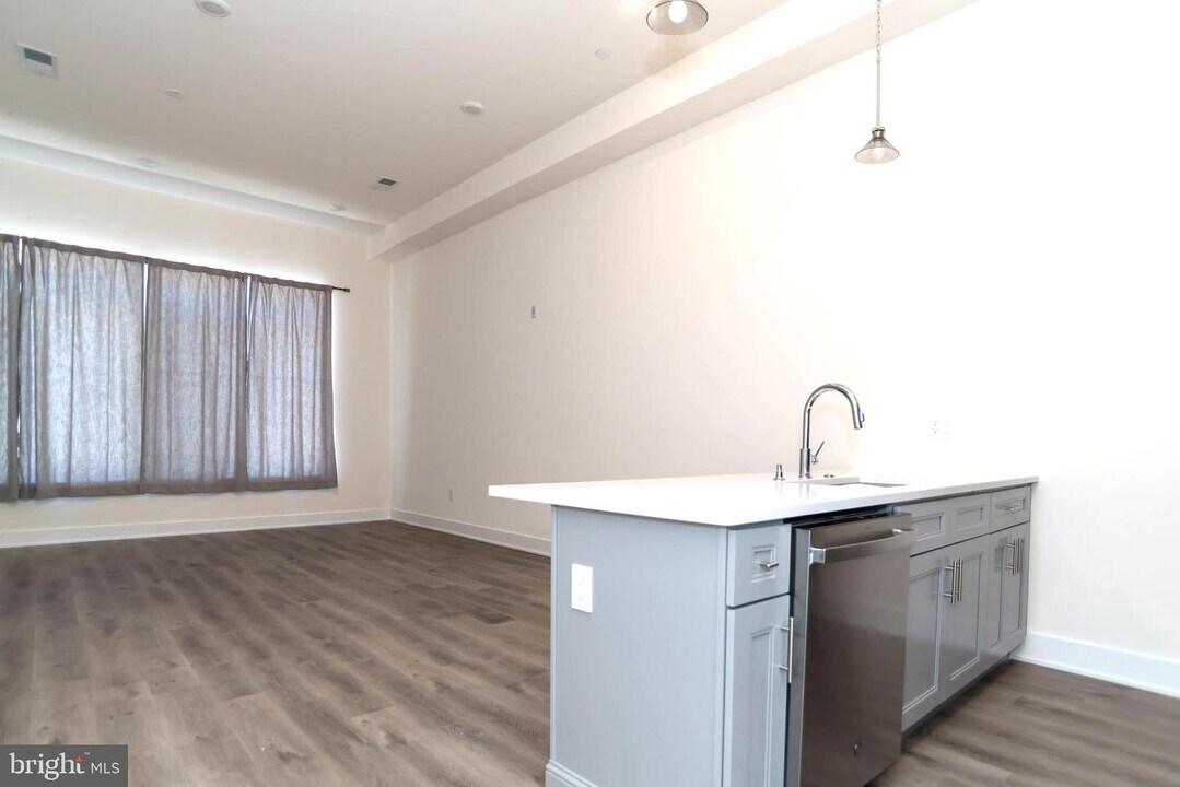 1115 N American St-Unit -E4 in Philadelphia, PA - Building Photo
