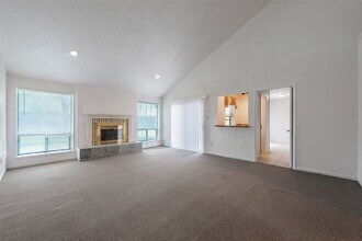 1915 Mustang Springs Dr in Missouri City, TX - Building Photo - Building Photo