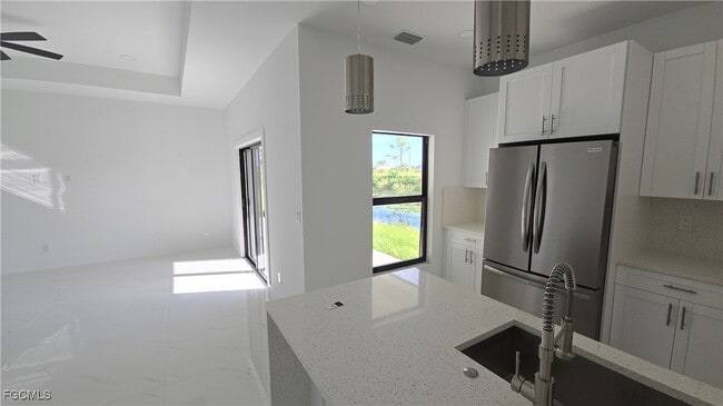 4331 NE 11th Ave in Cape Coral, FL - Building Photo - Building Photo