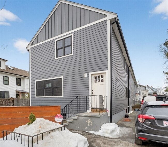 34 Marshall St in Somerville, MA - Building Photo - Building Photo