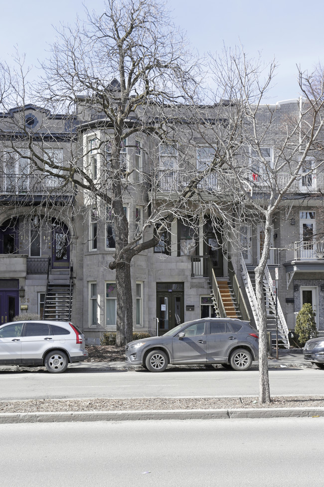 125-129 Saint-Joseph O in Montréal, QC - Building Photo - Primary Photo