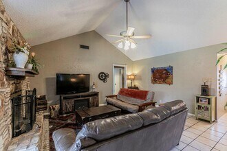 302 S Mt Rushmore Dr in Cedar Park, TX - Building Photo - Building Photo