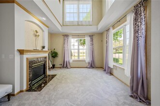 1998 Siefert St in Chaska, MN - Building Photo - Building Photo