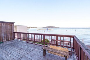 107 Bridgeway in Sausalito, CA - Building Photo