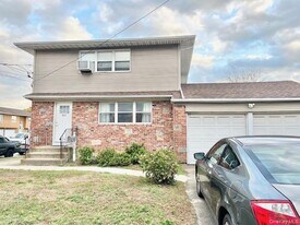 862 Sunrise Hwy in West Babylon, NY - Building Photo