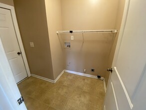1016 Meriweather Dr in Calera, AL - Building Photo - Building Photo