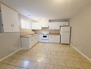 4227-4232 32 Ave NW in Edmonton, AB - Building Photo - Building Photo