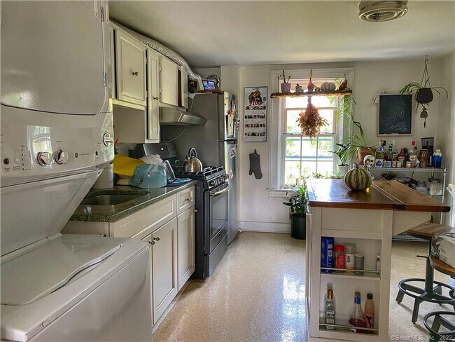 2 Gregory Blvd in Norwalk, CT - Building Photo - Building Photo