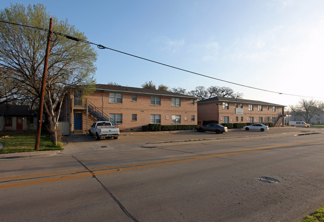 Oak Grove Apartments in Irving, TX - Building Photo - Building Photo