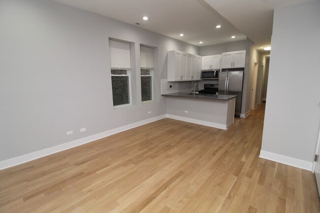 1411 W Taylor St in Chicago, IL - Building Photo - Building Photo