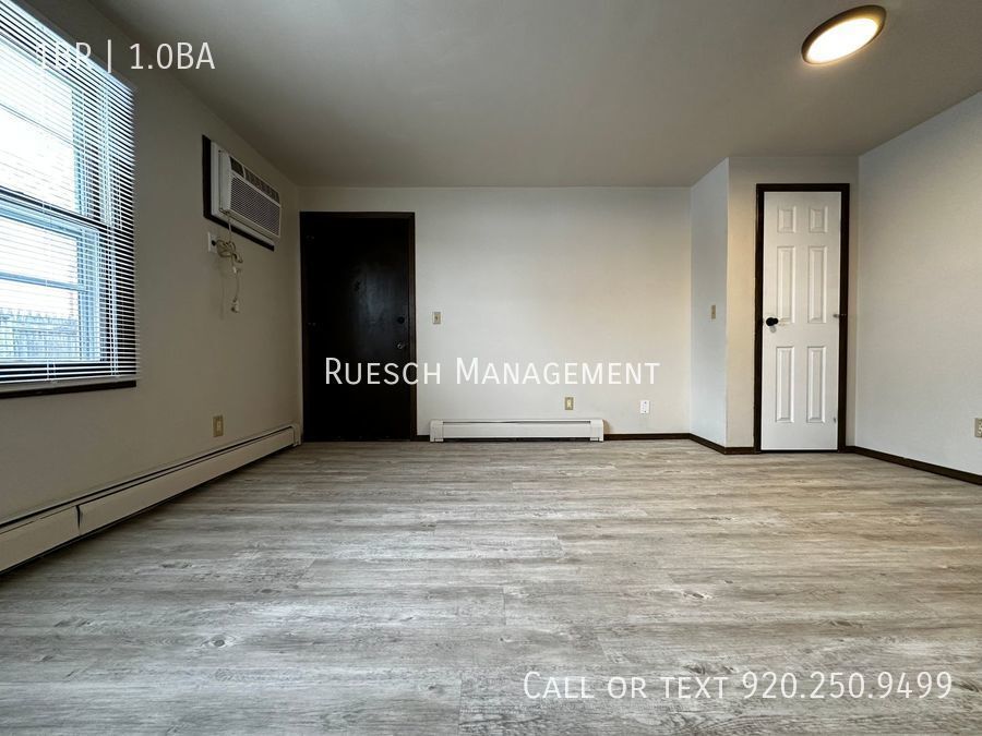 1052 Winter Ln-Unit -4 in Green Bay, WI - Building Photo