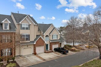 5304 Summer Crescent in Virginia Beach, VA - Building Photo - Building Photo