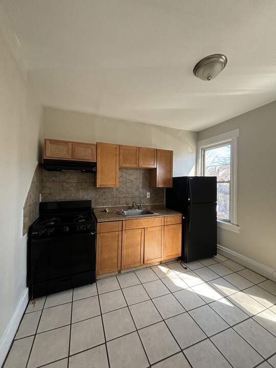 34 N 17th St, Unit 2 in East Orange, NJ - Building Photo