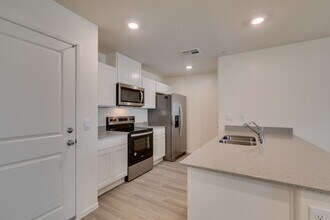 7379 Craig Cv Ct in North Las Vegas, NV - Building Photo - Building Photo