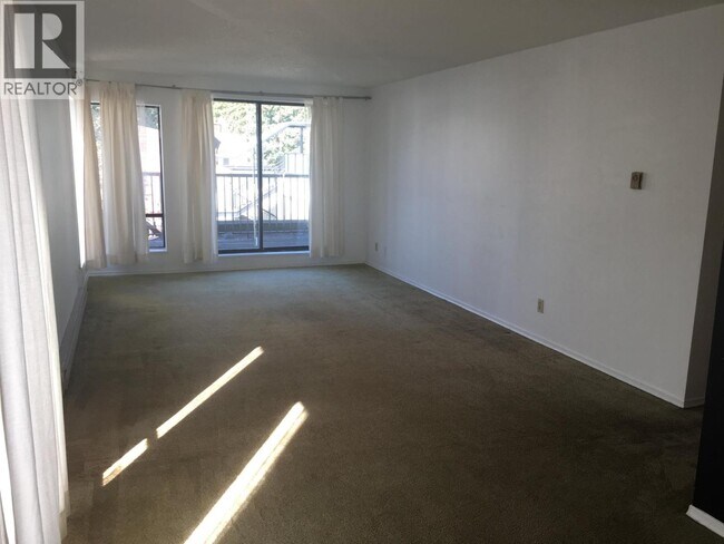 6460 Cassie Ave in Burnaby, BC - Building Photo - Building Photo