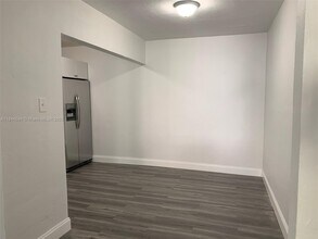 6290 SW 39th St in Miami, FL - Building Photo - Building Photo