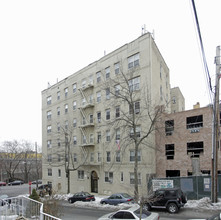 530 E 236th in Bronx, NY - Foto de edificio - Building Photo