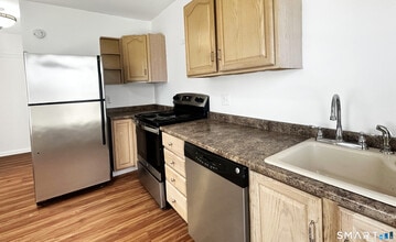 394 High St in Middletown, CT - Building Photo - Building Photo