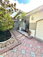 656 Verona Pl in Weston, FL - Building Photo - Building Photo
