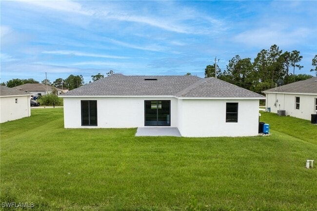 933 Gleason St in Lehigh Acres, FL - Foto de edificio - Building Photo