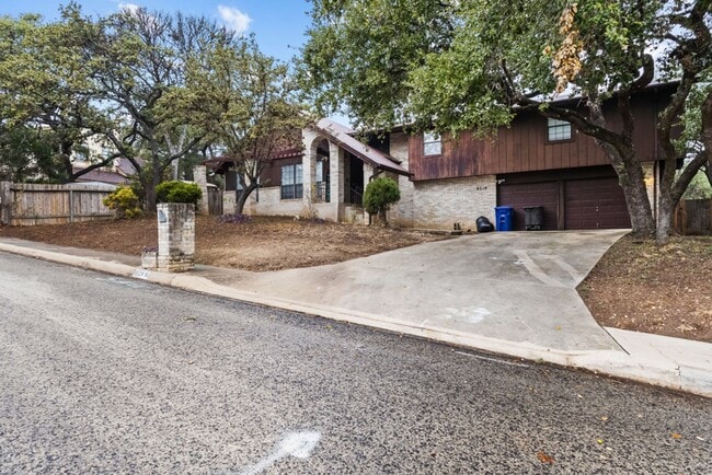 8519 Star Creek Dr in San Antonio, TX - Building Photo - Building Photo