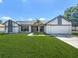 2211 Fairmont Cir in Orlando, FL - Building Photo