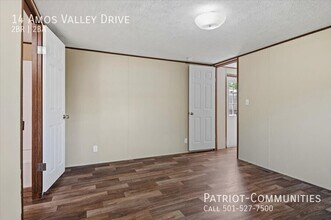 14 Amos Valley Dr in Springfield, IL - Building Photo - Building Photo