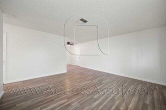 14710 Mesa St in Hesperia, CA - Building Photo - Building Photo