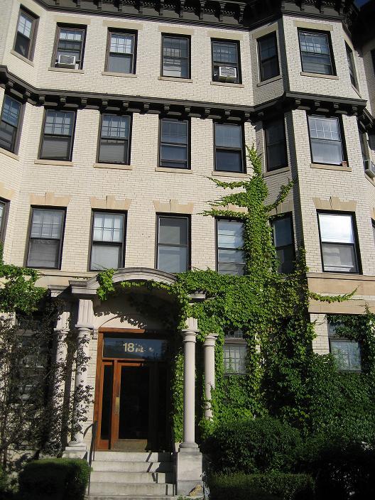 1872 Commonwealth Ave, Unit #10 in Boston, MA - Foto de edificio - Building Photo