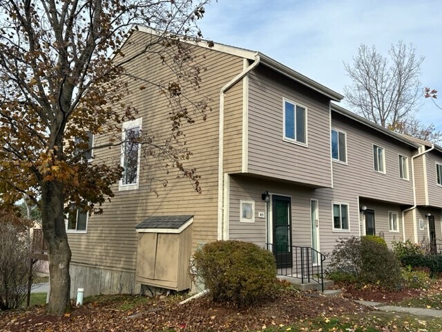 H5 Stonehedge Dr in South Burlington, VT - Foto de edificio - Building Photo