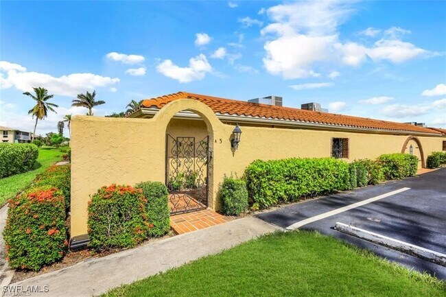 103 Teryl Rd in Naples, FL - Foto de edificio - Building Photo