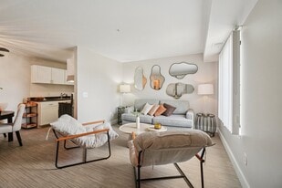 Bainbridge Park in Canton, MI - Building Photo