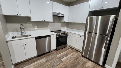 36 Evergreen St, Unit 1 in Boston, MA - Building Photo - Building Photo