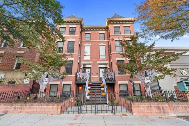 property at 1105 Park Rd NW