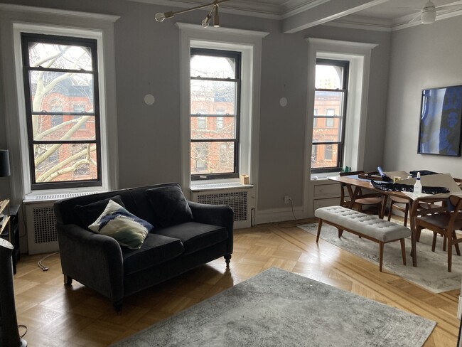 596 Decatur St, Unit 2 Bd Rm in Brownstone in Brooklyn, NY - Building Photo - Building Photo