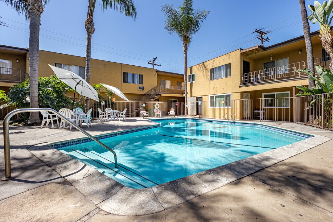 Palm Gate Apartments in South Gate, CA - Foto de edificio