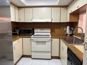 12455 SW 93rd Terrace in Miami, FL - Building Photo - Building Photo