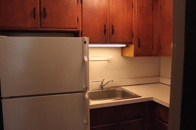 208 Summit Ave, Unit 1A in Fort Washington, PA - Foto de edificio - Building Photo